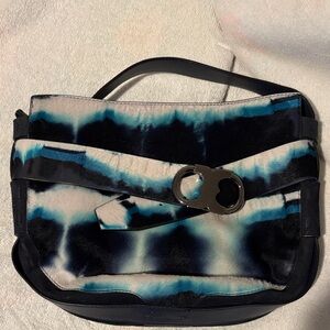 Tory Burch Gemini Link Tie Die Shoulder